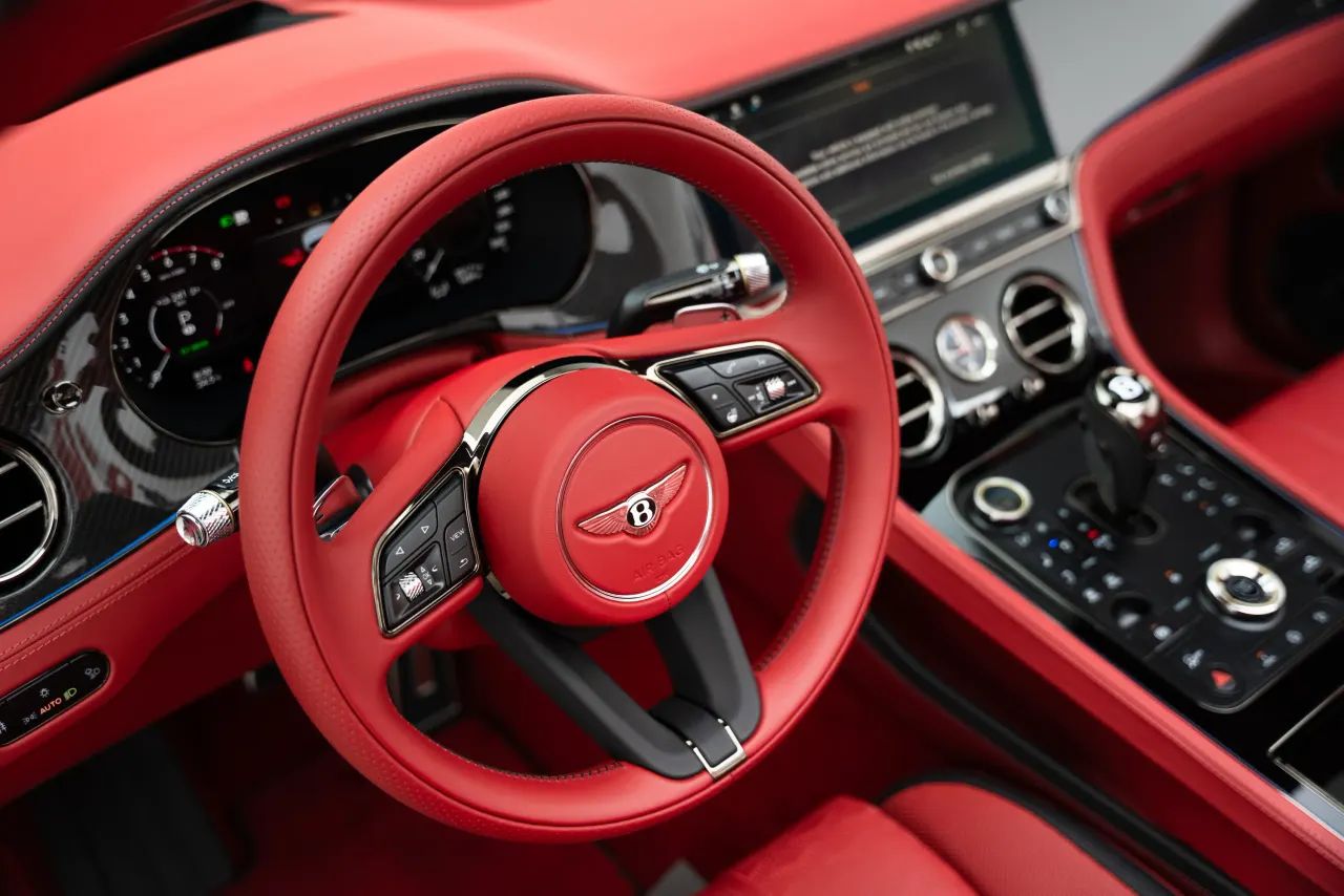 2025 Bentley Continental GT photo 2