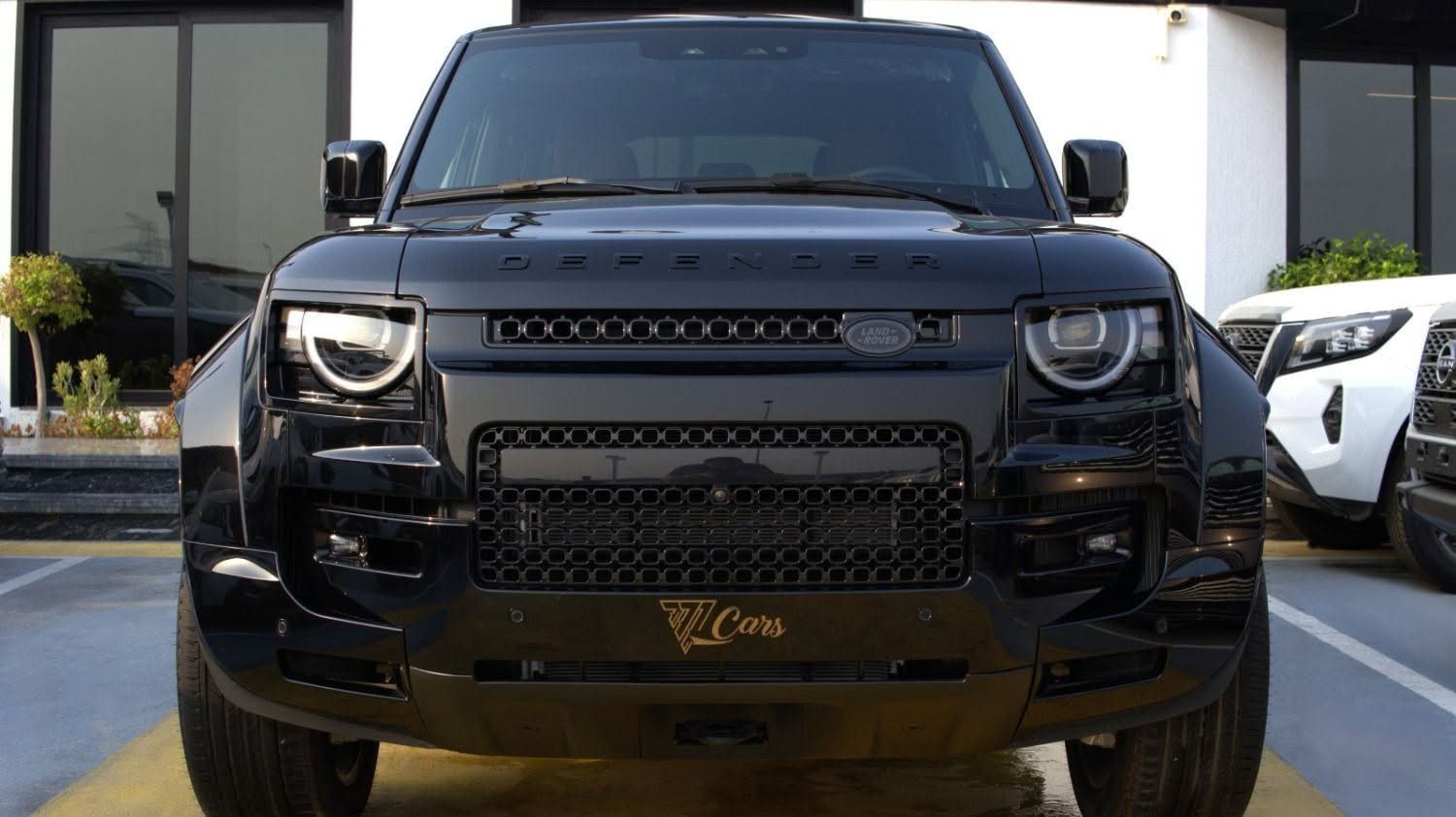 2026 Land Rover Defender 110 photo 2
