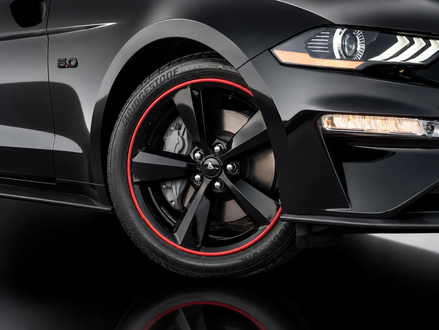 2021 Ford Mustang photo 5
