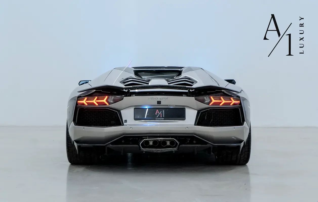2015 Lamborghini Aventador photo 5