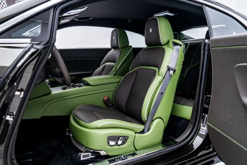 2024 Rolls-Royce Spectre photo 2