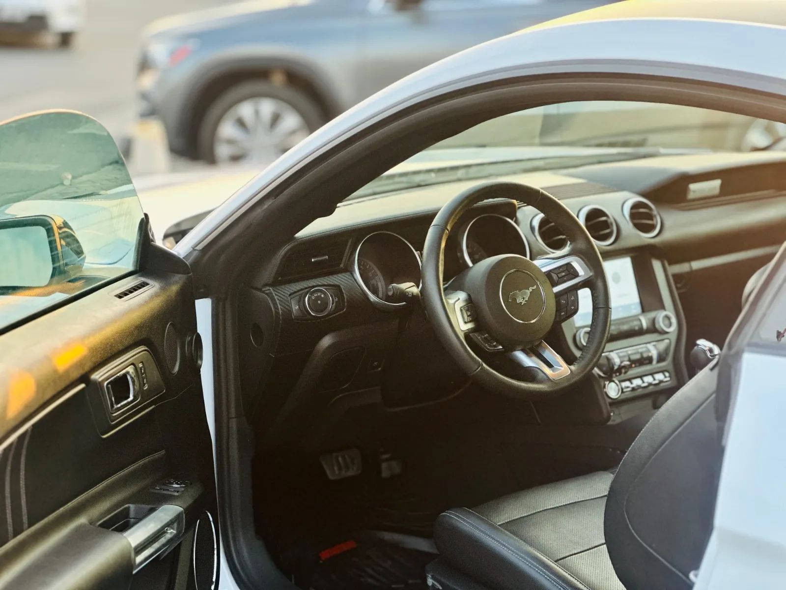 2023 Ford Mustang photo 3
