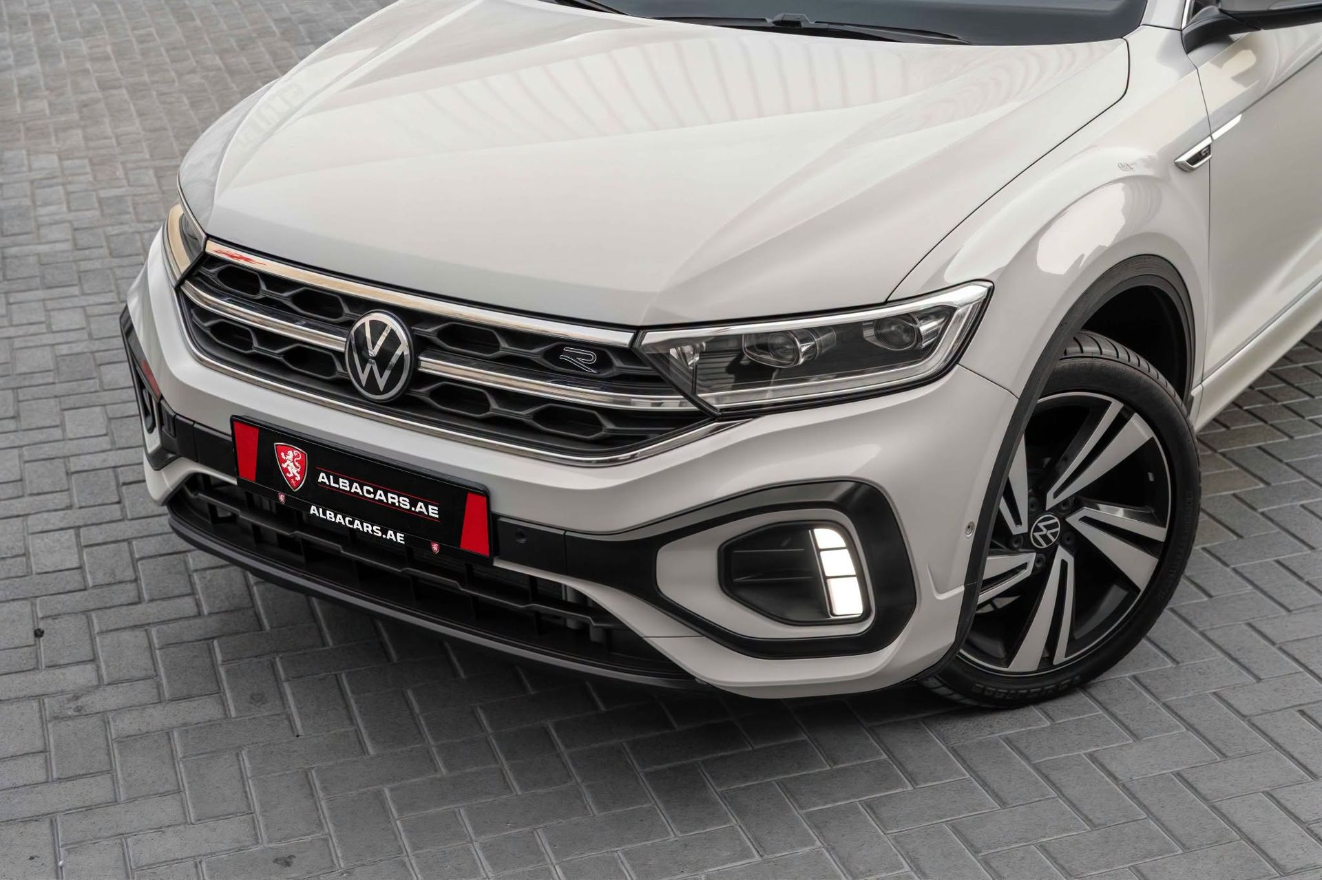 2023 Volkswagen T-Roc photo 2