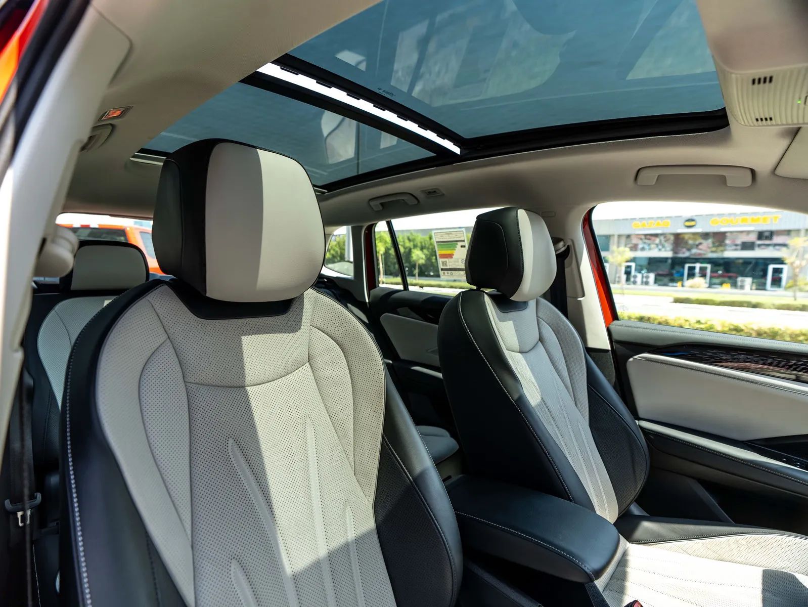 2024 Volkswagen Tiguan photo 5