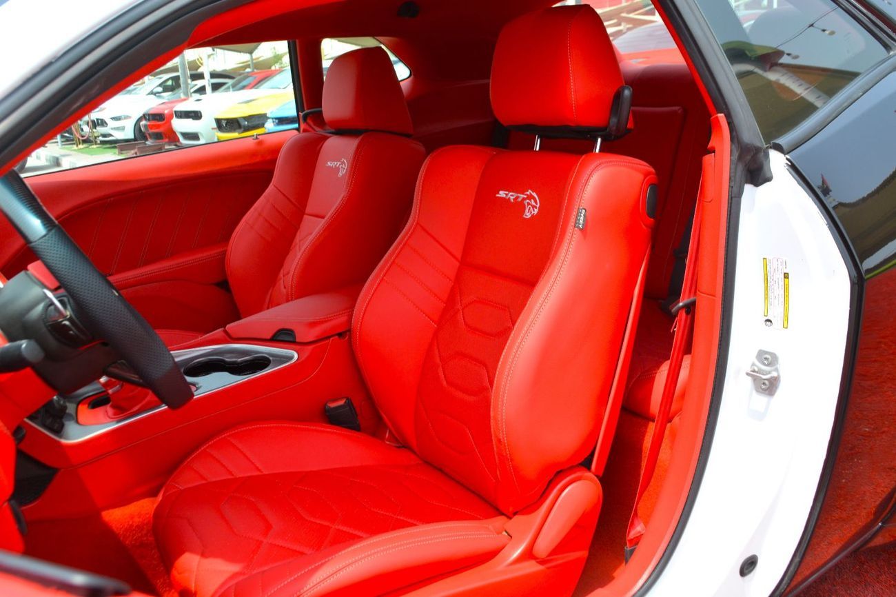 2022 Dodge Challenger photo 5