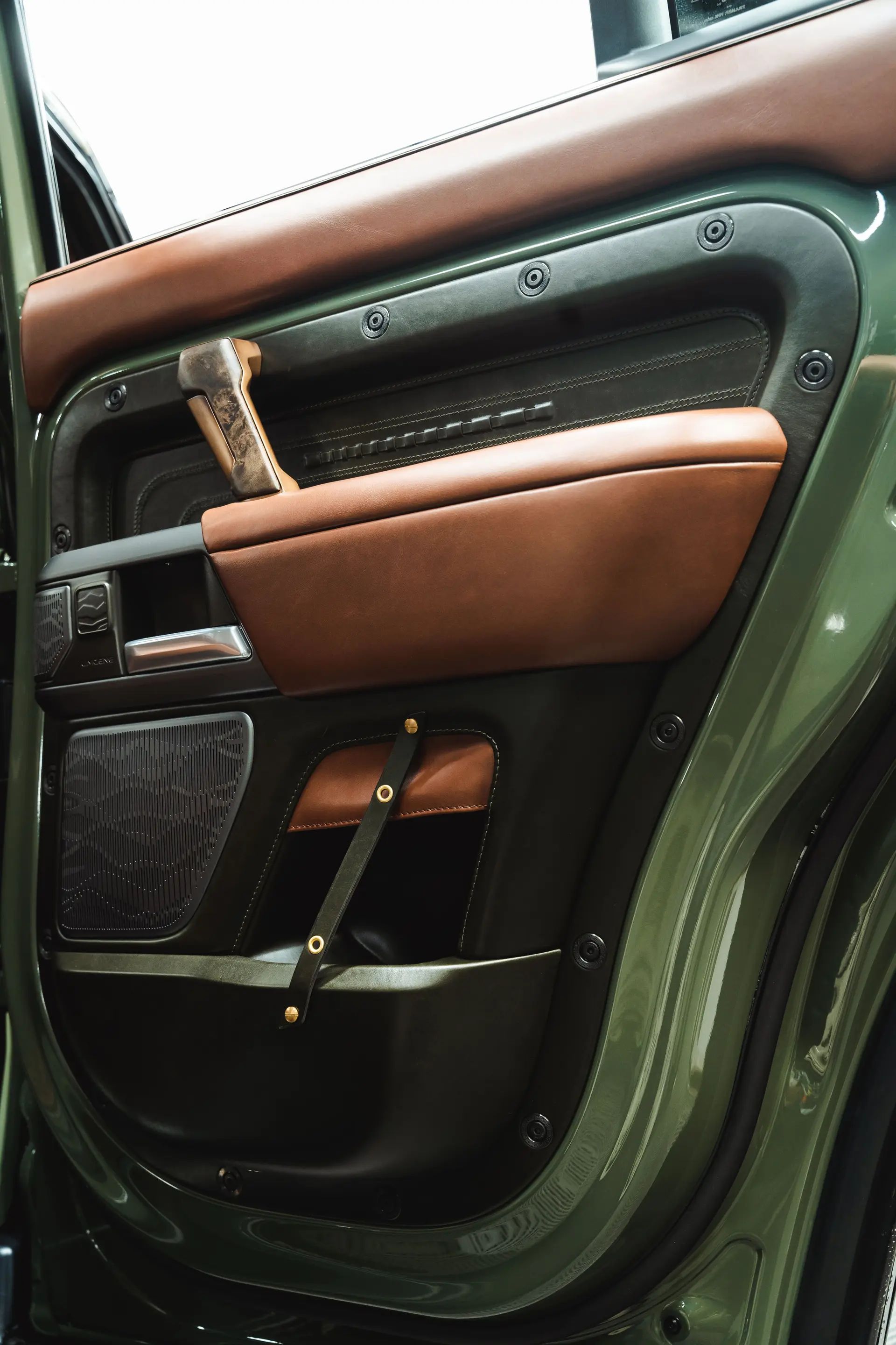 2026 Land Rover Defender photo 4