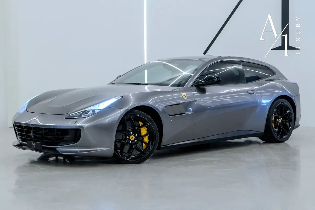 2017 Ferrari GTC4Lusso photo 2