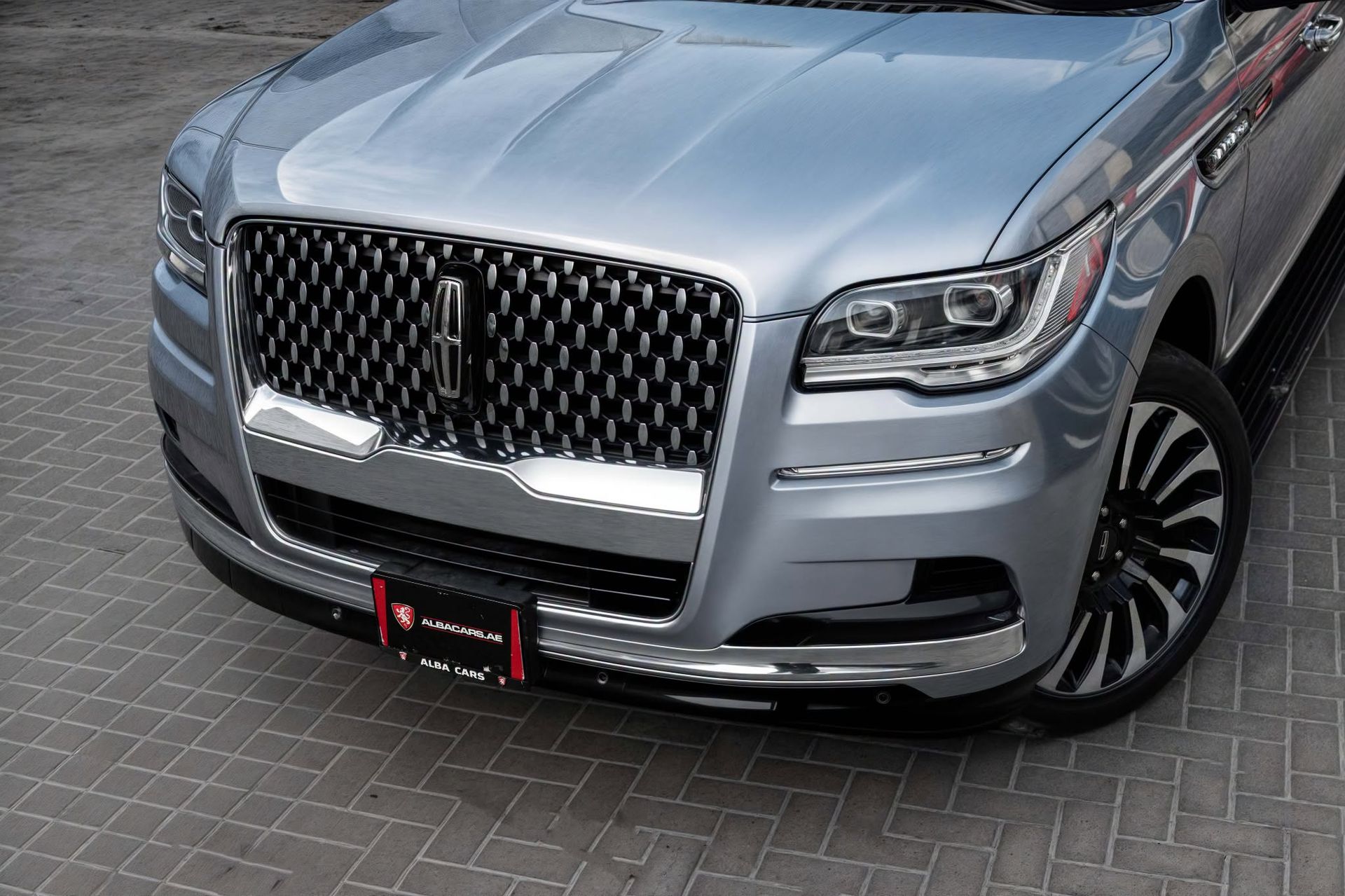 2023 Lincoln Navigator photo 2