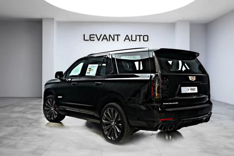 2025 Cadillac Escalade photo 5