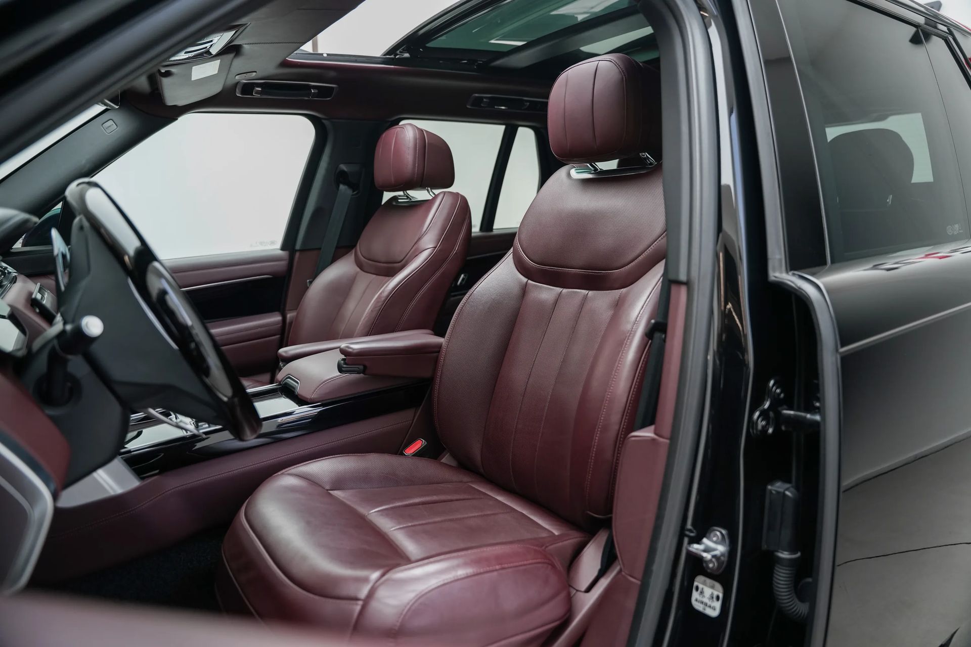 2023 Land Rover Range Rover photo 4