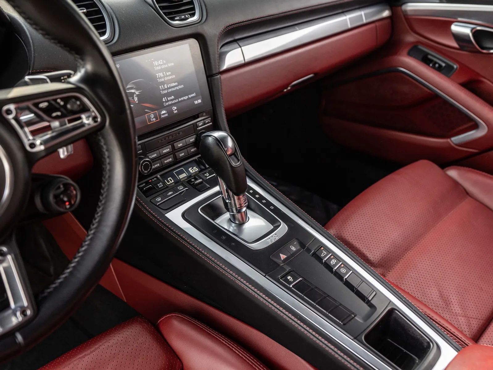 2017 Porsche 718 Cayman S photo 4
