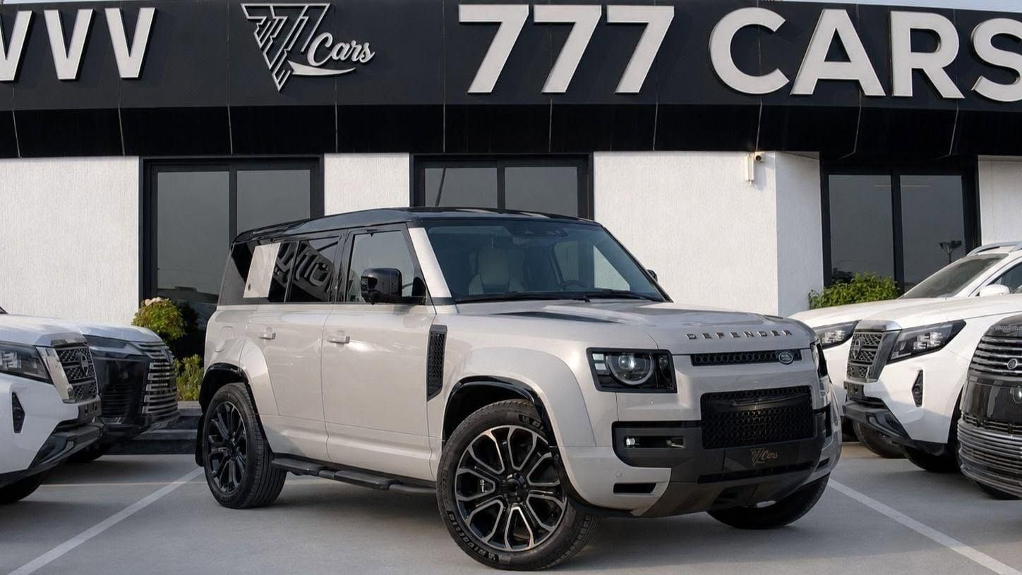 2026 Land Rover Defender 110 photo 2
