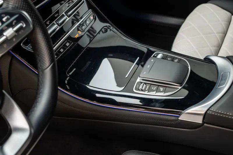 2021 Mercedes-Benz EQC photo 3