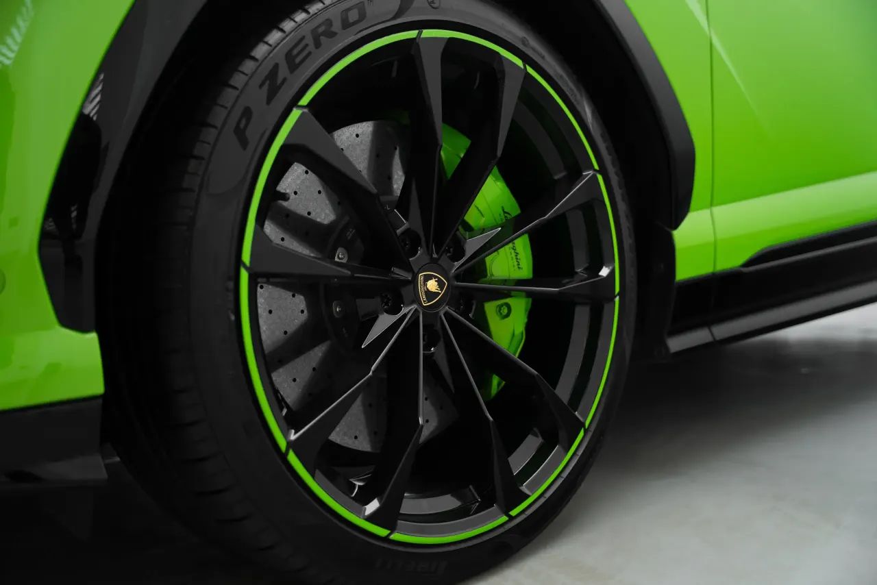 2021 Lamborghini Urus photo 5