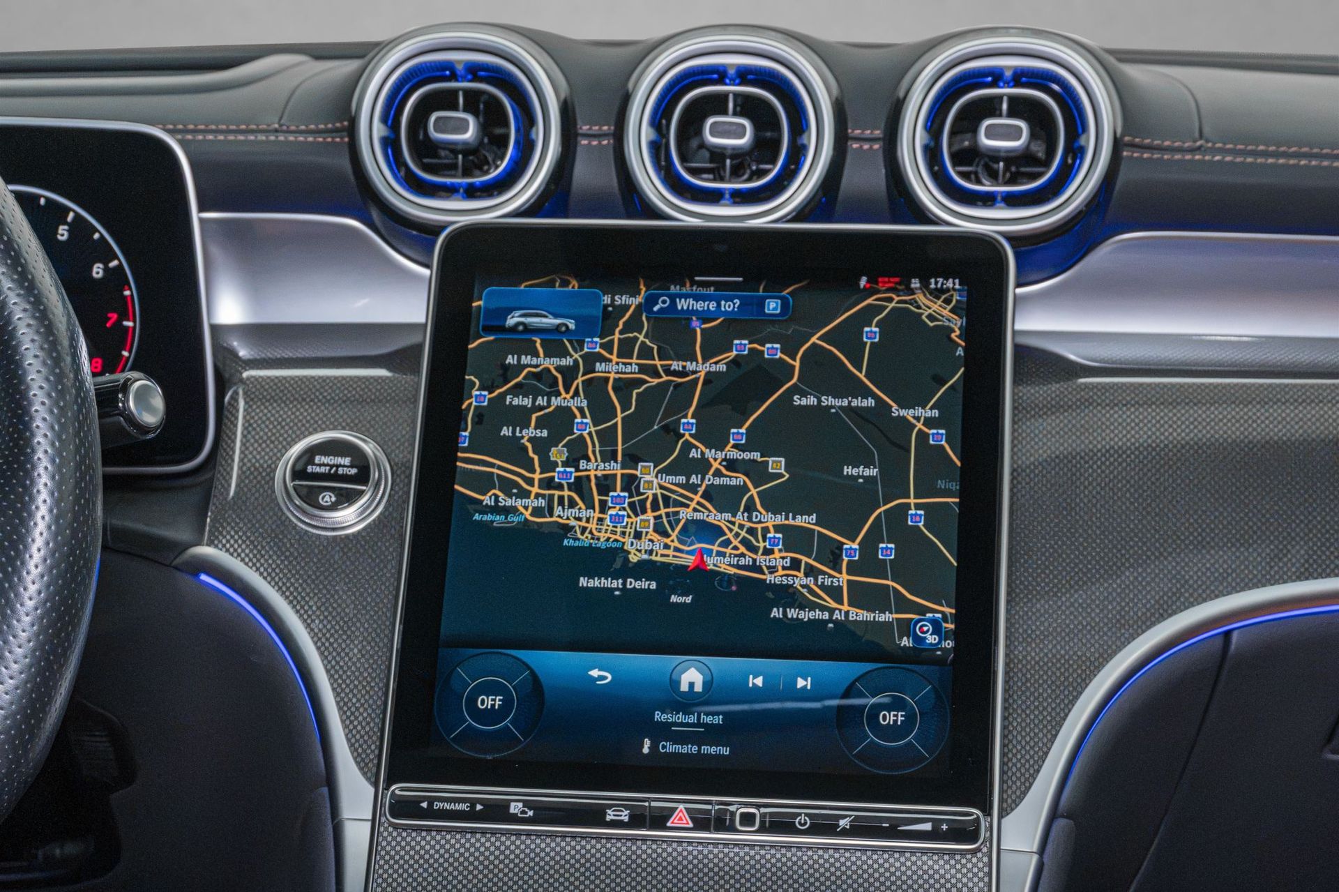 2025 Mercedes-Benz GLC photo 4