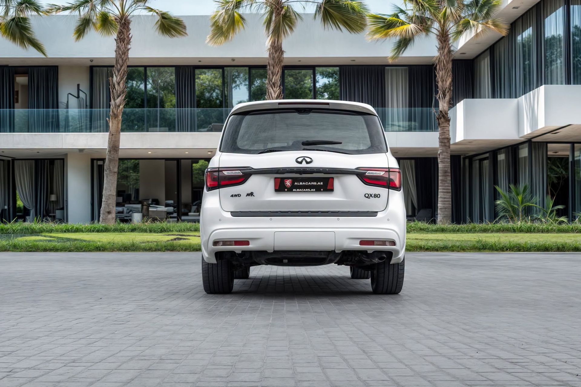 2023 Infiniti QX80 LUXE photo 5