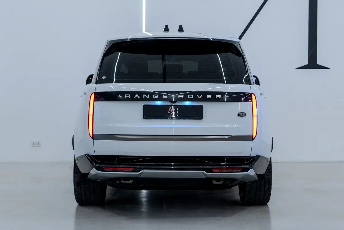 2023 Land Rover Range Rover HSE photo 5