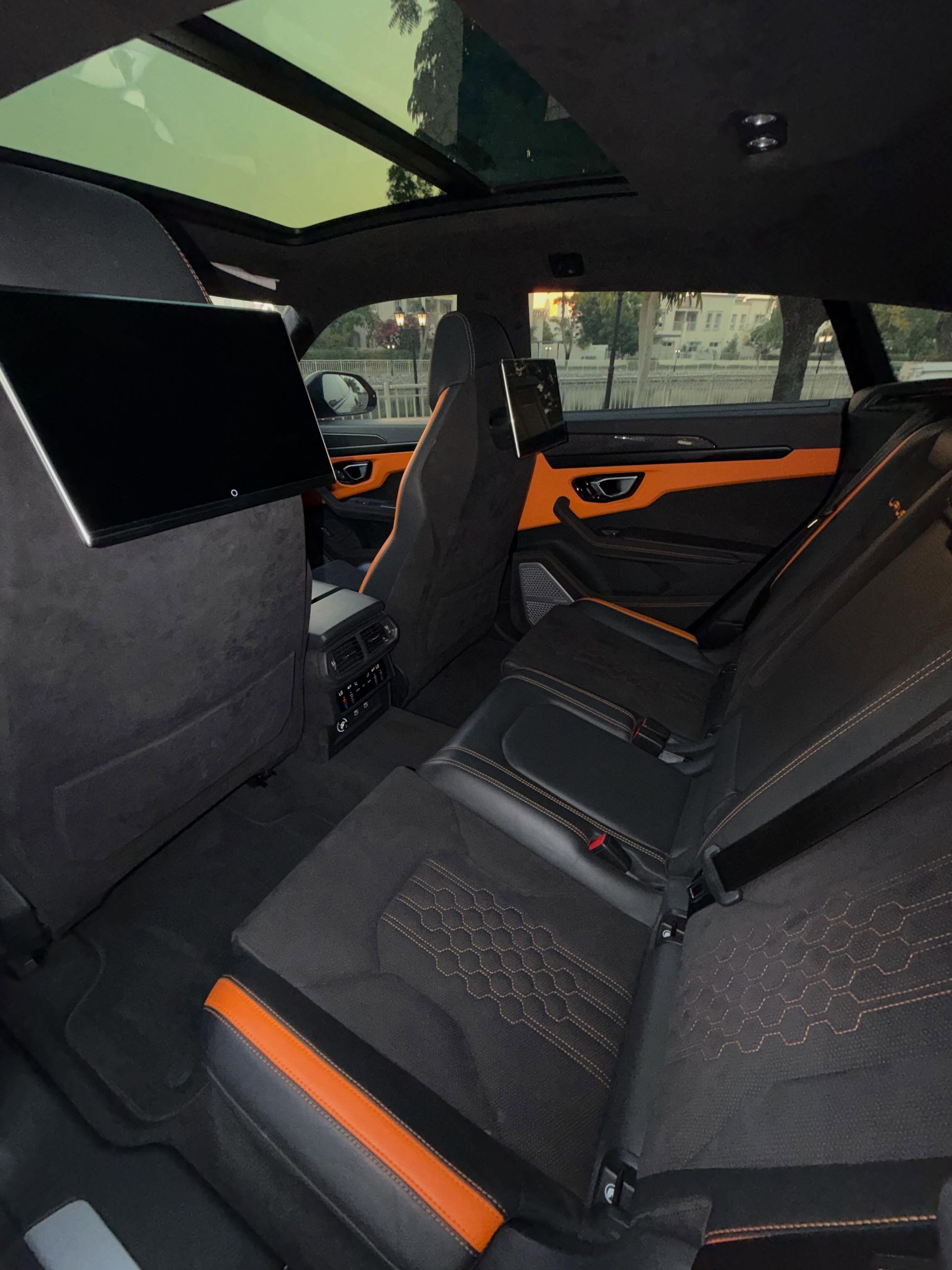 2023 Lamborghini Urus photo 4