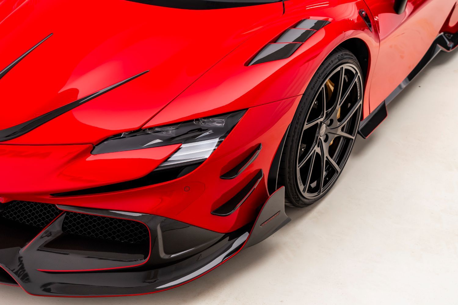 2021 Ferrari SF90 Stradale photo 2