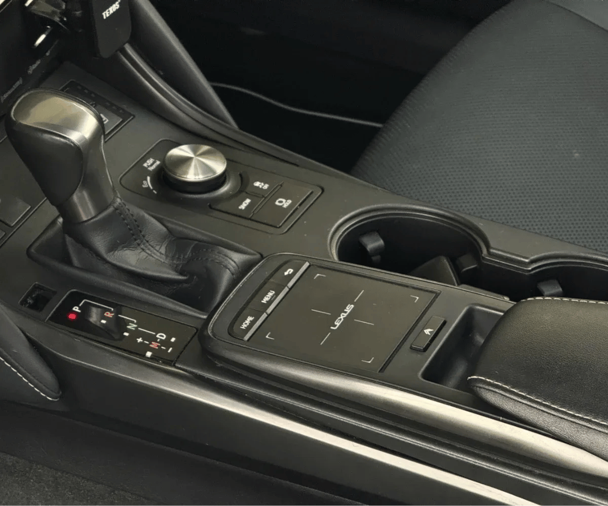 2023 Lexus IS350 photo 4