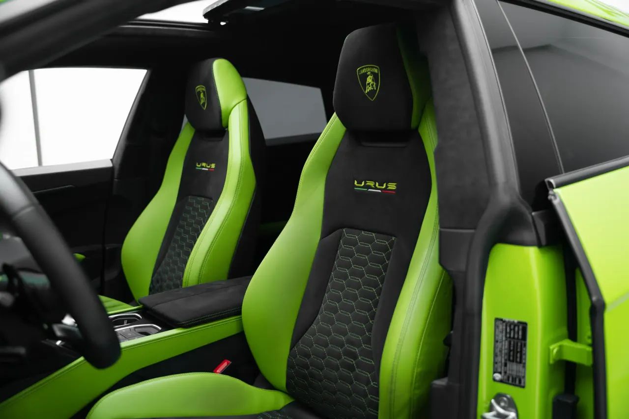 2021 Lamborghini Urus photo 4