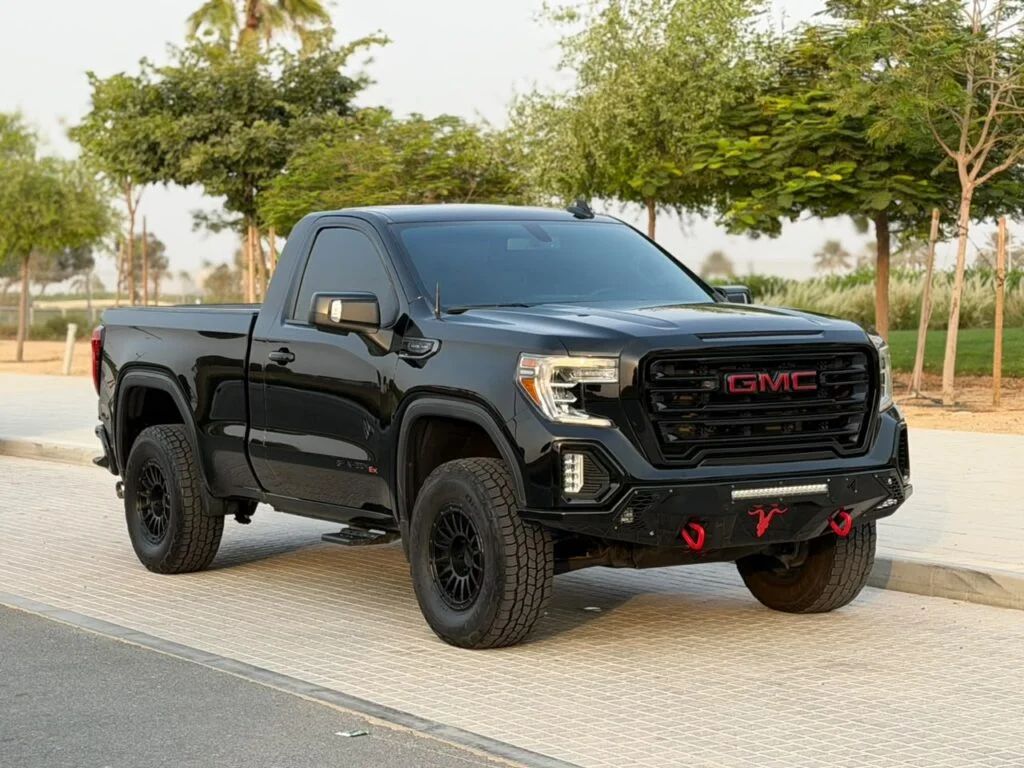 2019 GMC Sierra photo 2