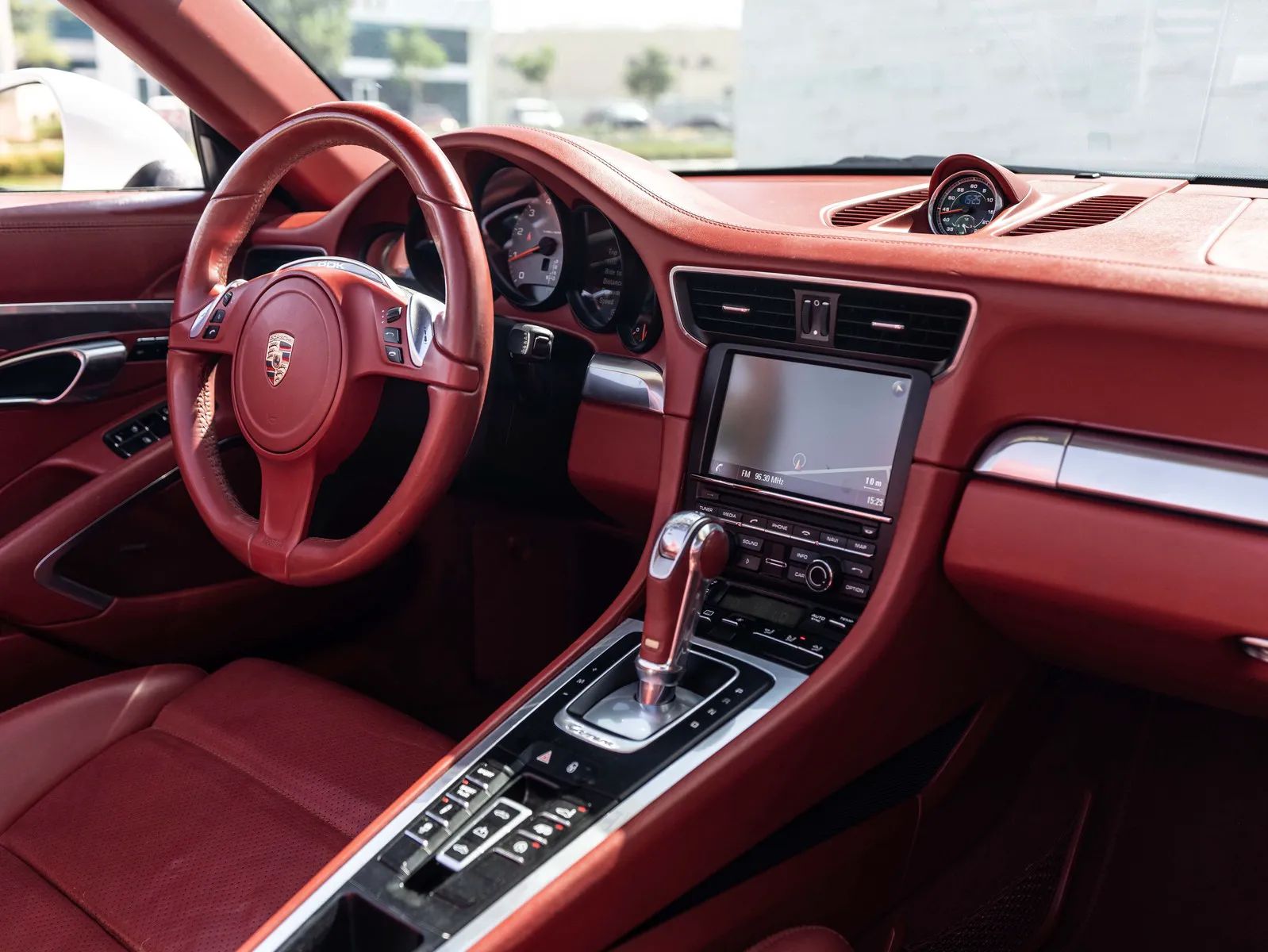 2014 Porsche 911 Carrera GTS photo 2