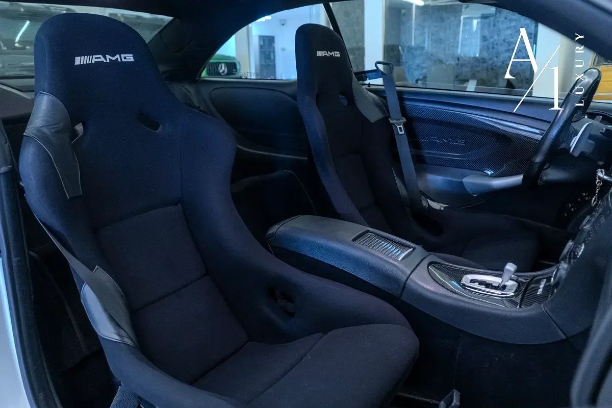 2008 Mercedes-Benz CLK photo 2