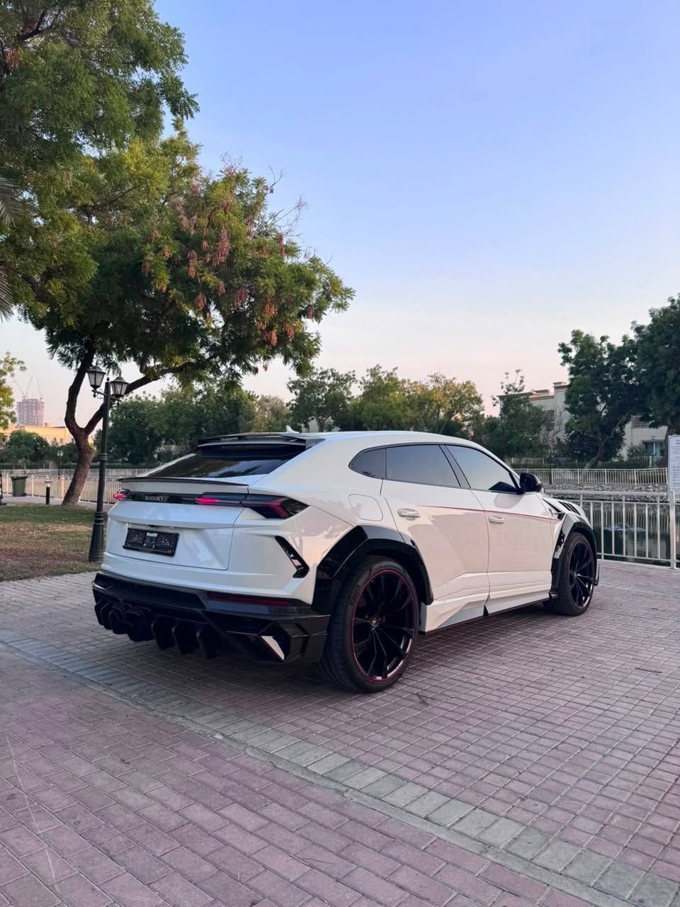 2019 Lamborghini Urus photo 5