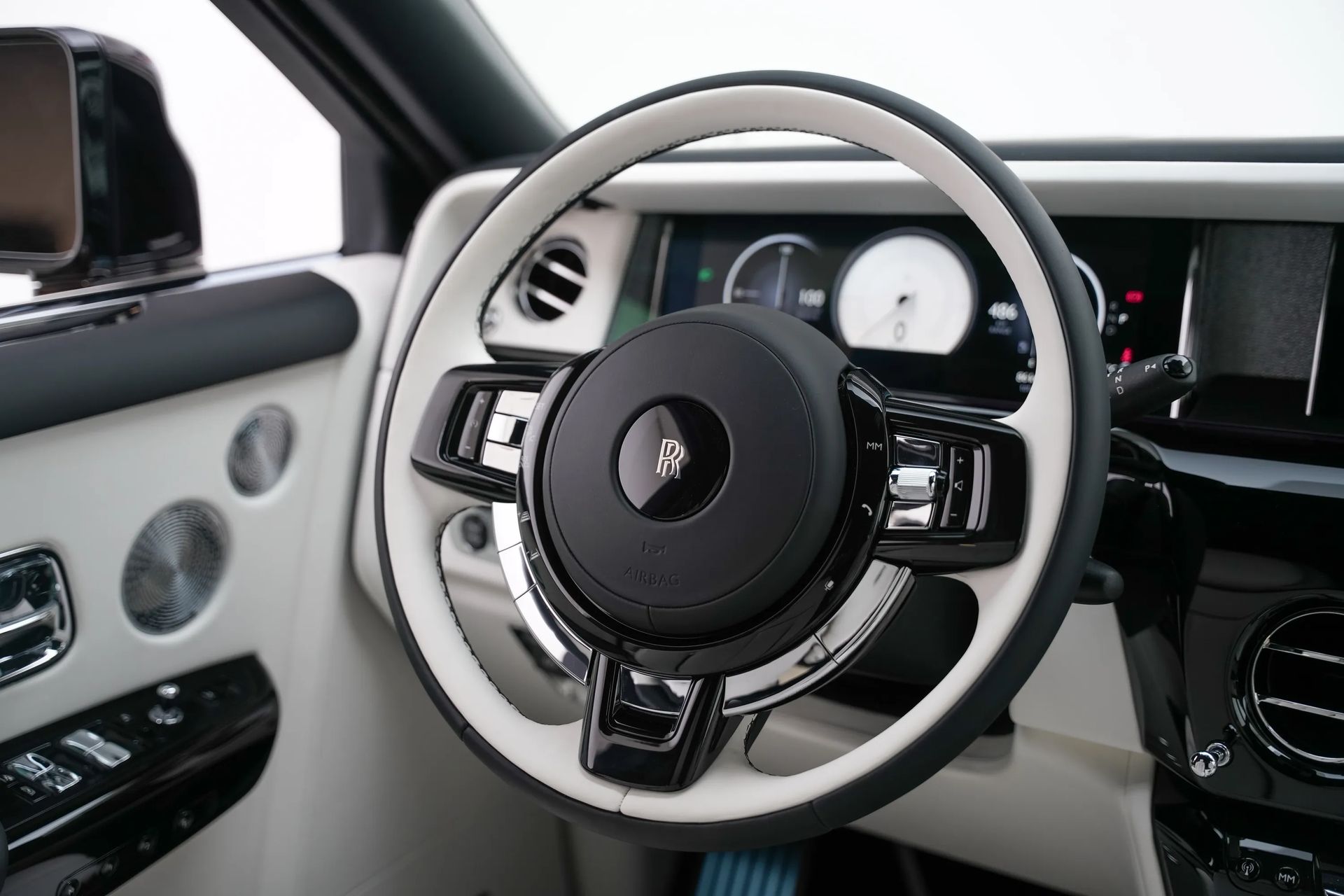 2026 Rolls-Royce Phantom photo 3
