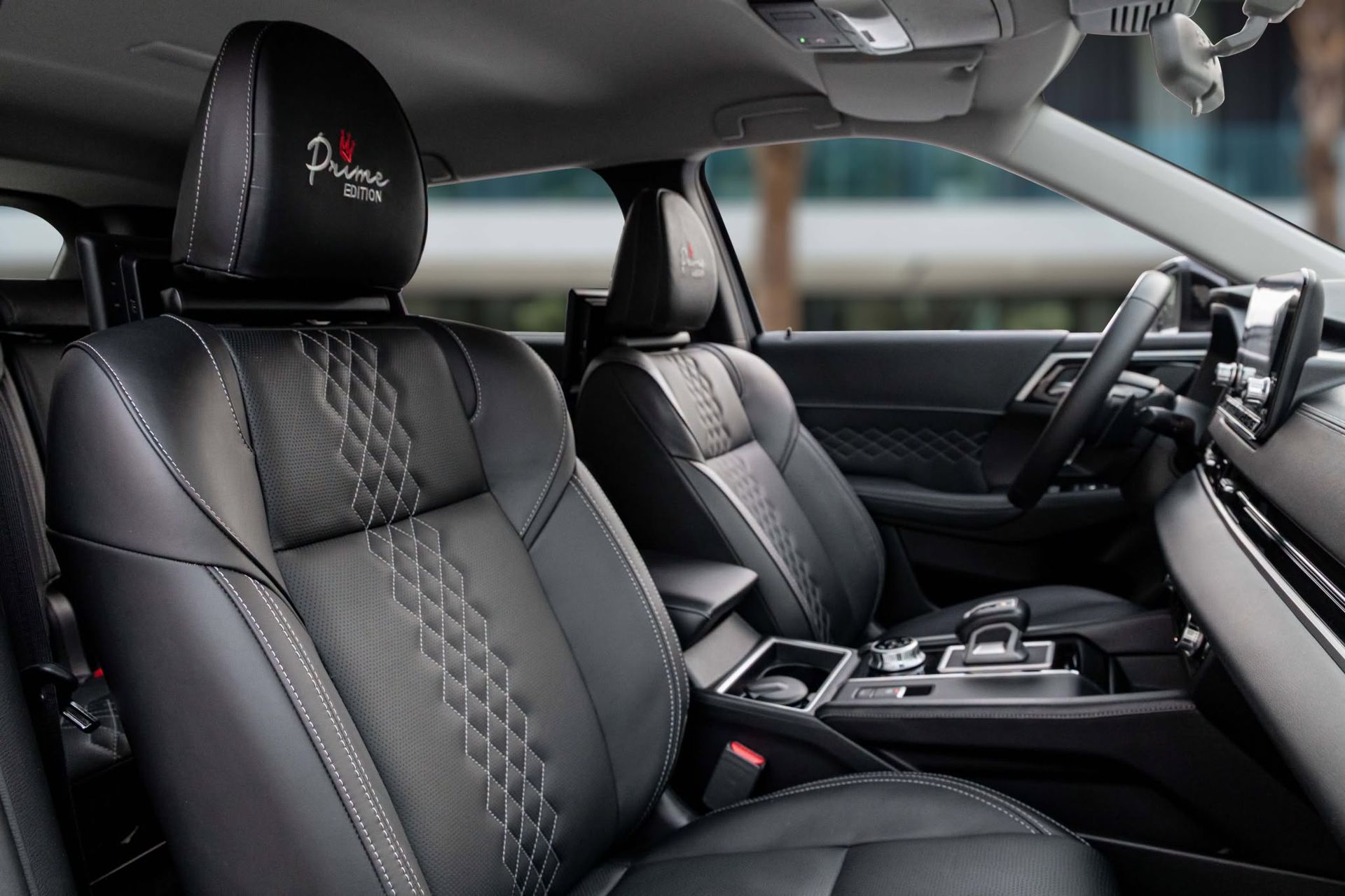 2025 Mitsubishi Outlander photo 5