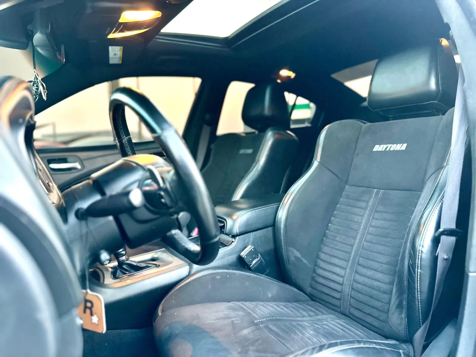 2019 Dodge Charger photo 4