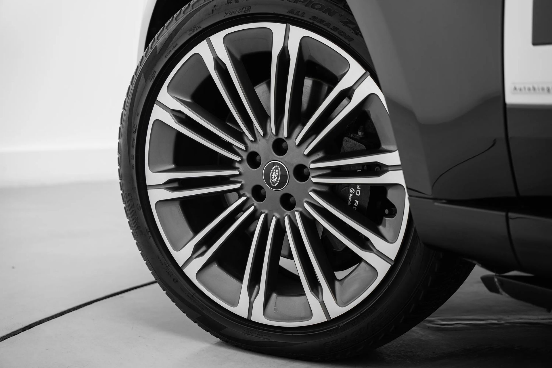 2023 Land Rover Range Rover photo 5