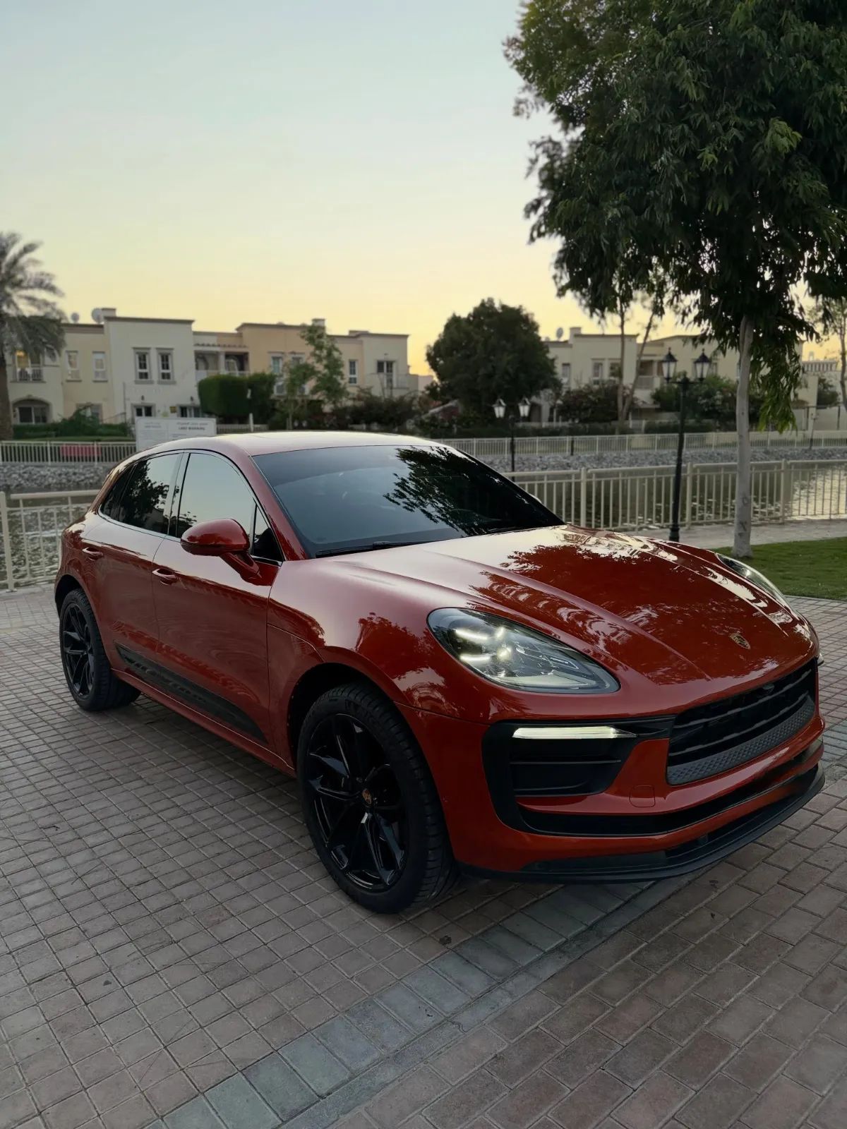 2022 Porsche Macan photo 2