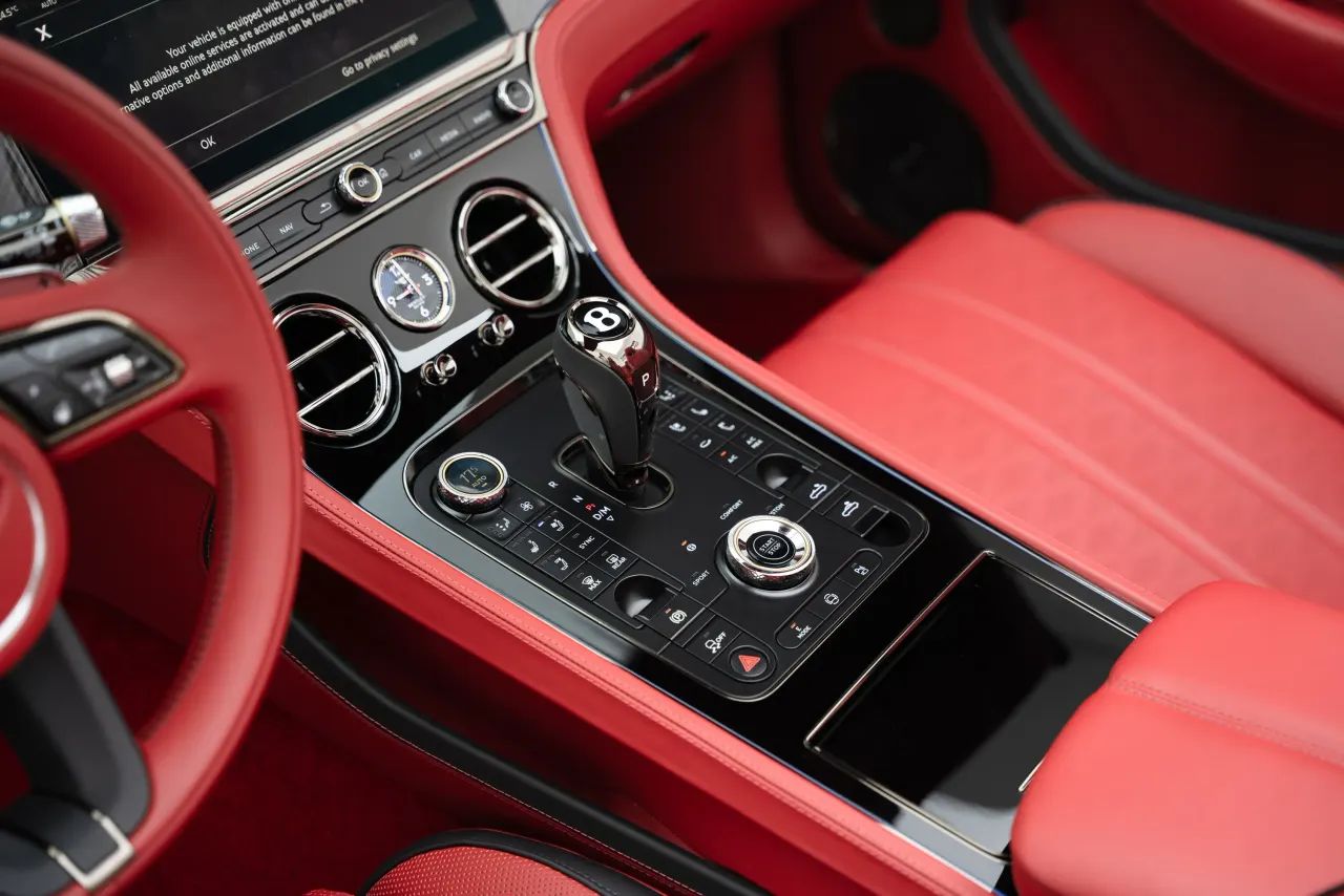 2025 Bentley Continental GT photo 3