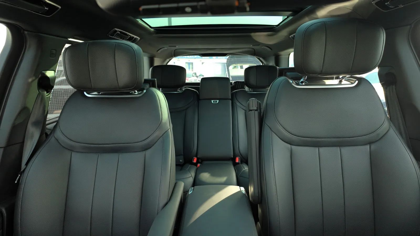 2023 Land Rover Range Rover photo 4