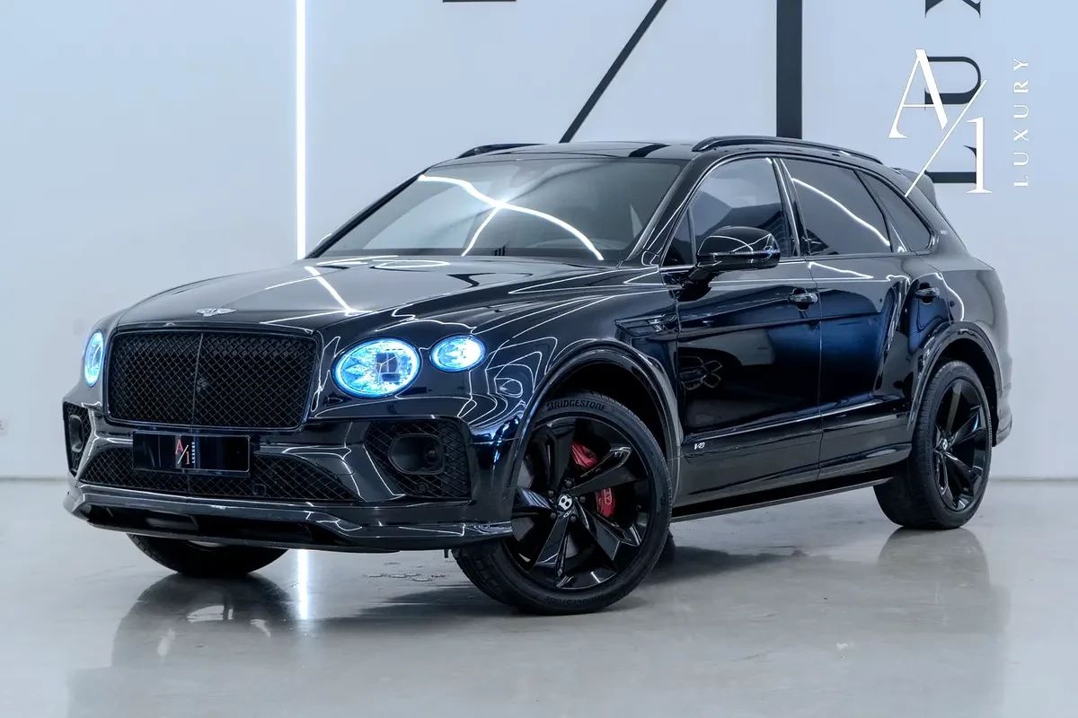 2021 Bentley Bentayga photo 2