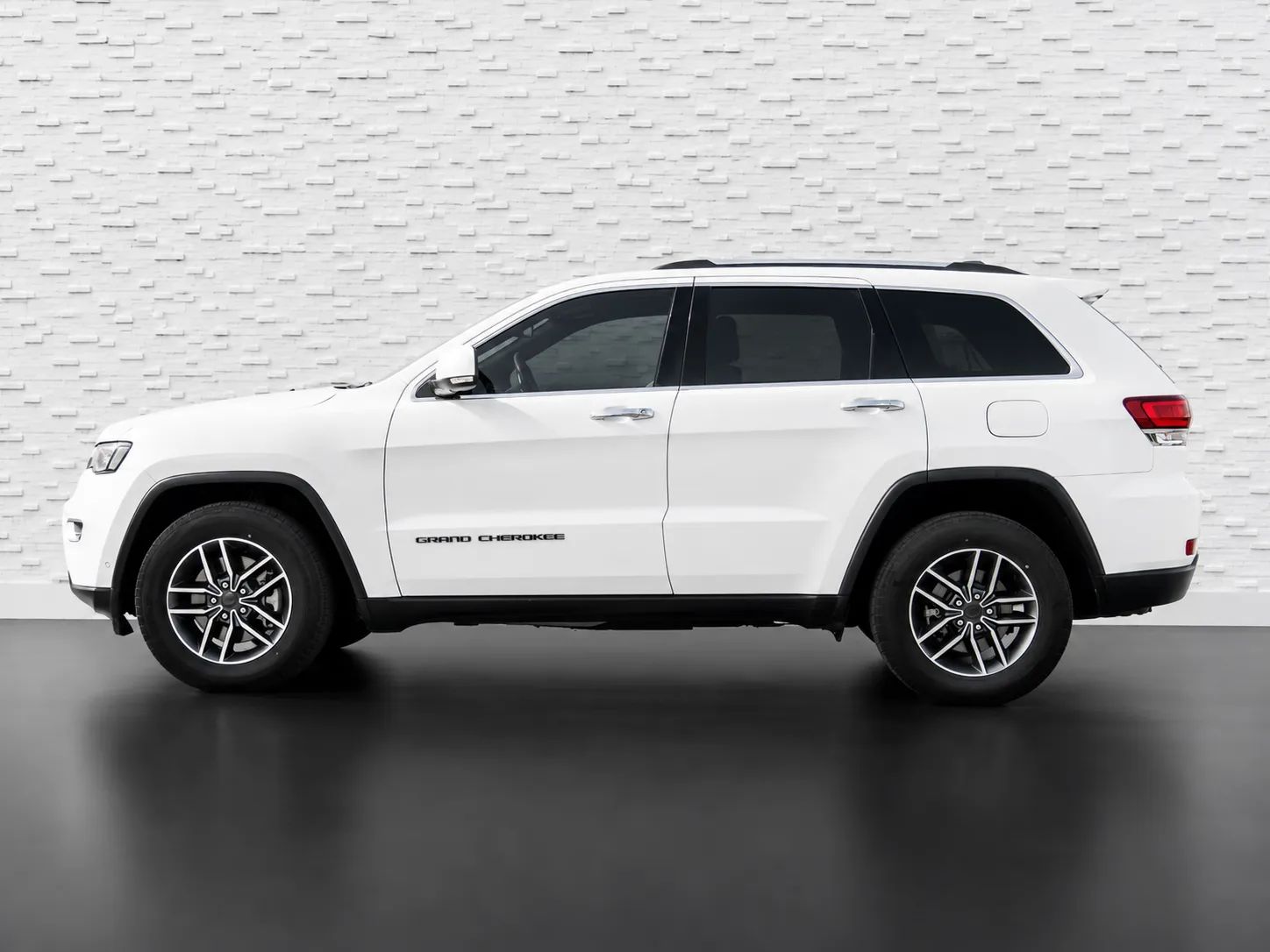 2021 Jeep Grand Cherokee photo 2