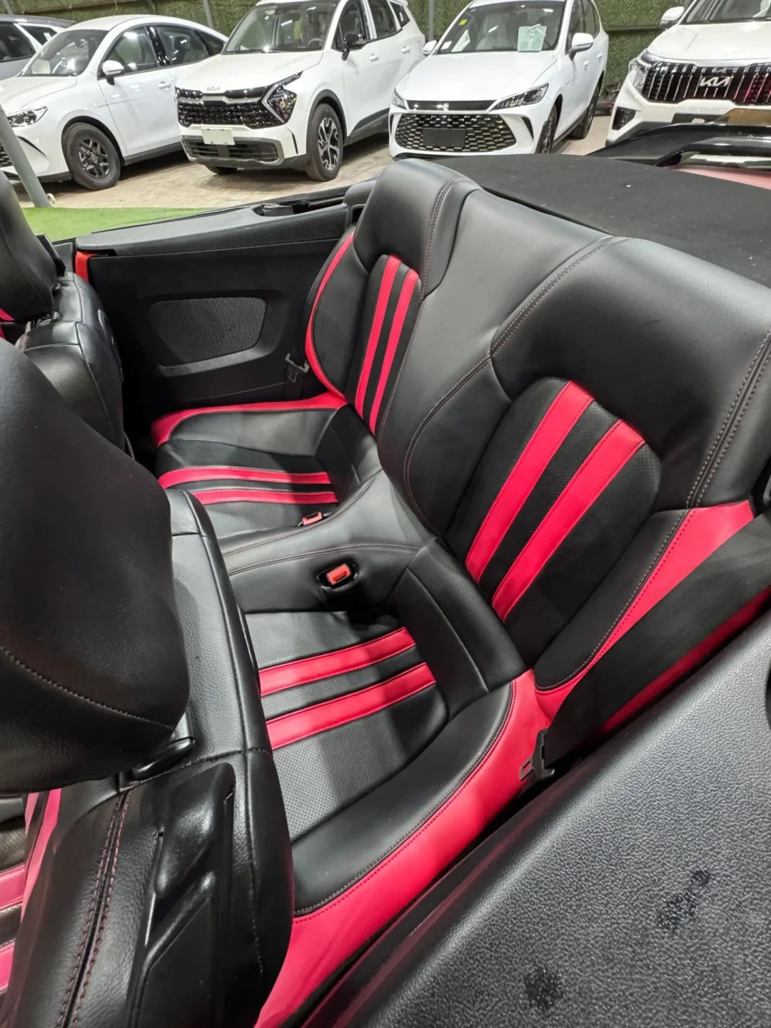 2020 Ford Mustang photo 4