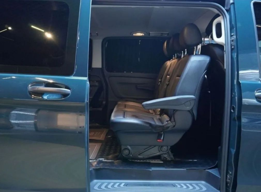 2026 Mercedes-Benz V-Class photo 4