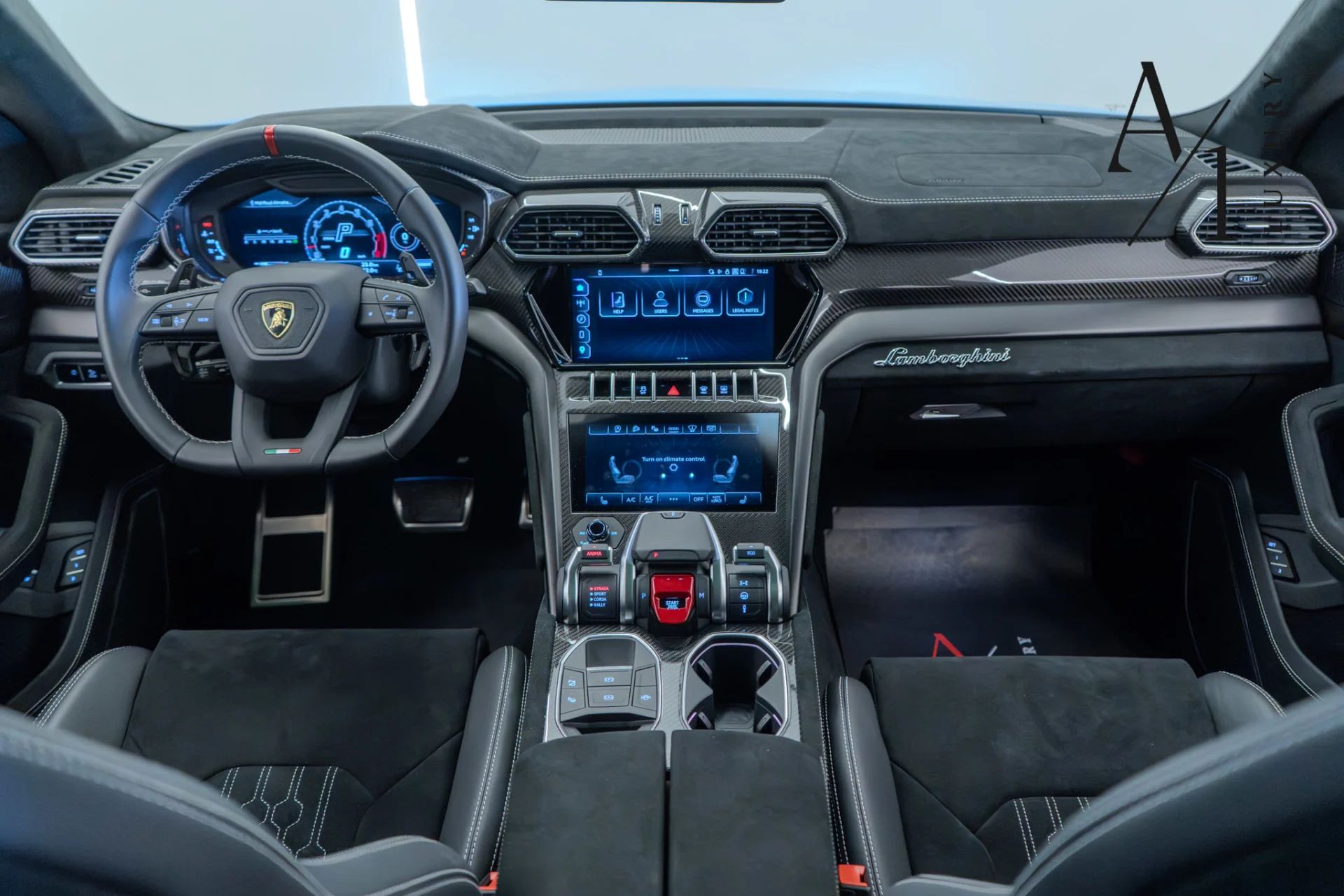 2023 Lamborghini Urus photo 2