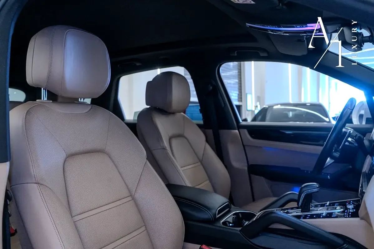 2018 Porsche Cayenne photo 3