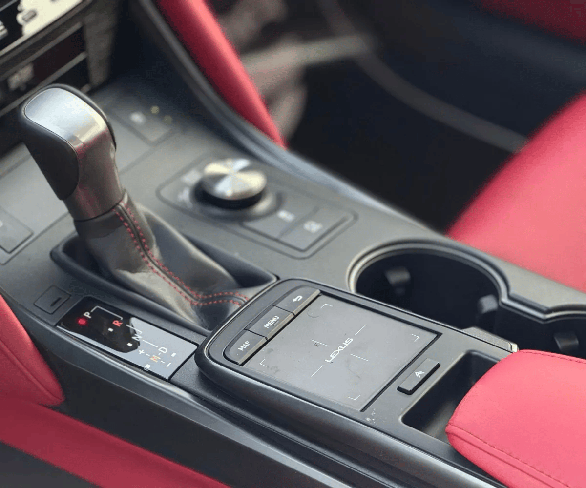 2023 Lexus IS photo 4