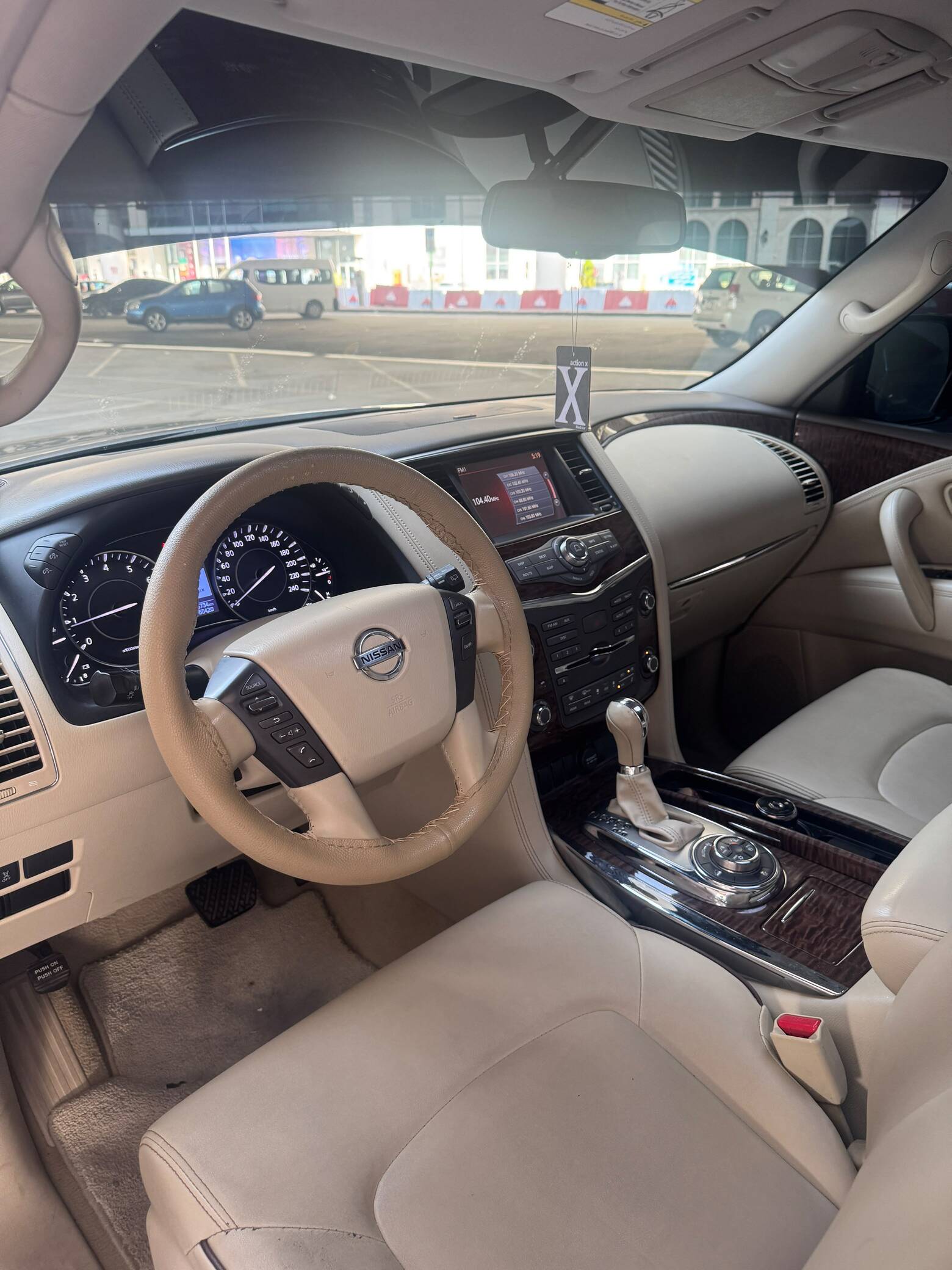 2017 Nissan Patrol SE   photo 2