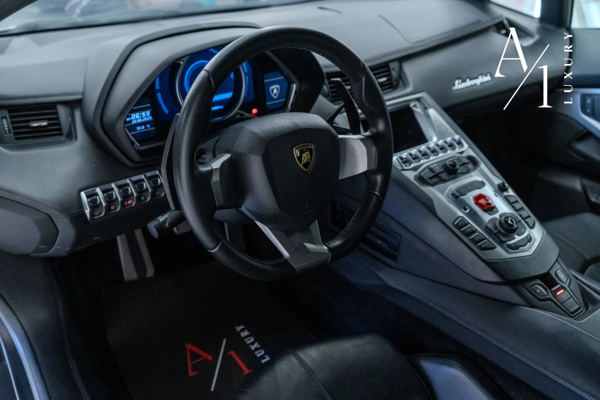 2012 Lamborghini Aventador photo 5