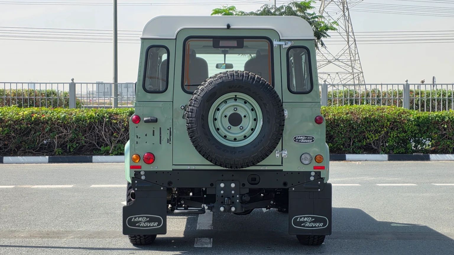 2016 Land Rover Defender photo 5