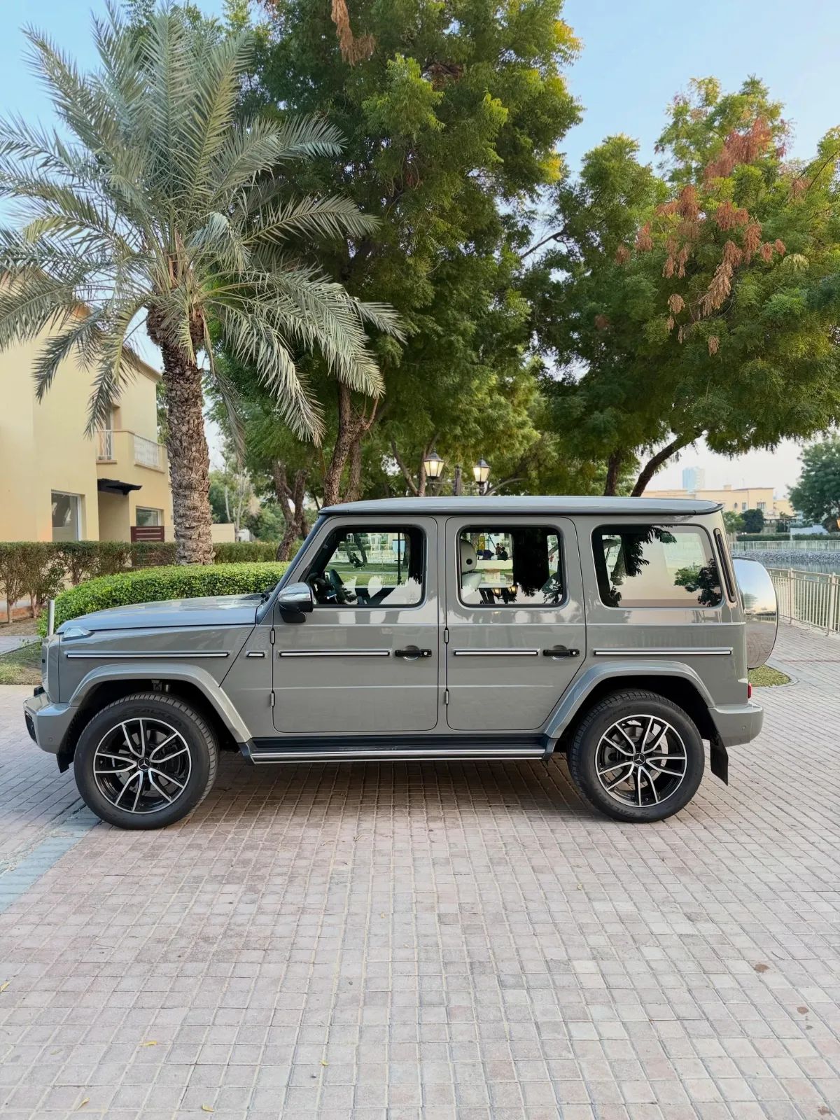 2025 Mercedes-Benz G-Class photo 2