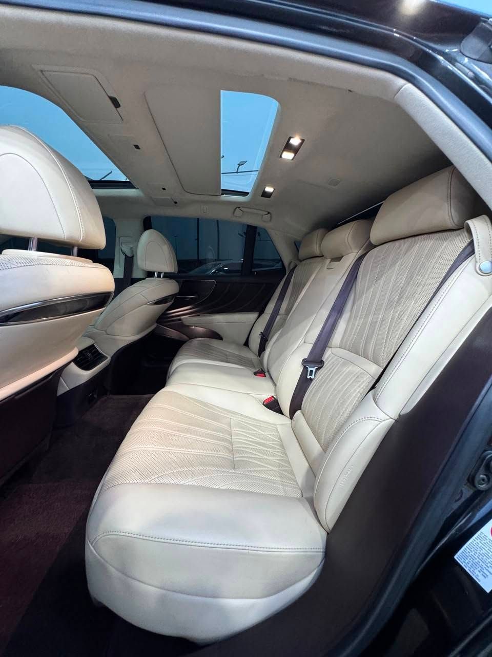 2018 Lexus LS photo 5