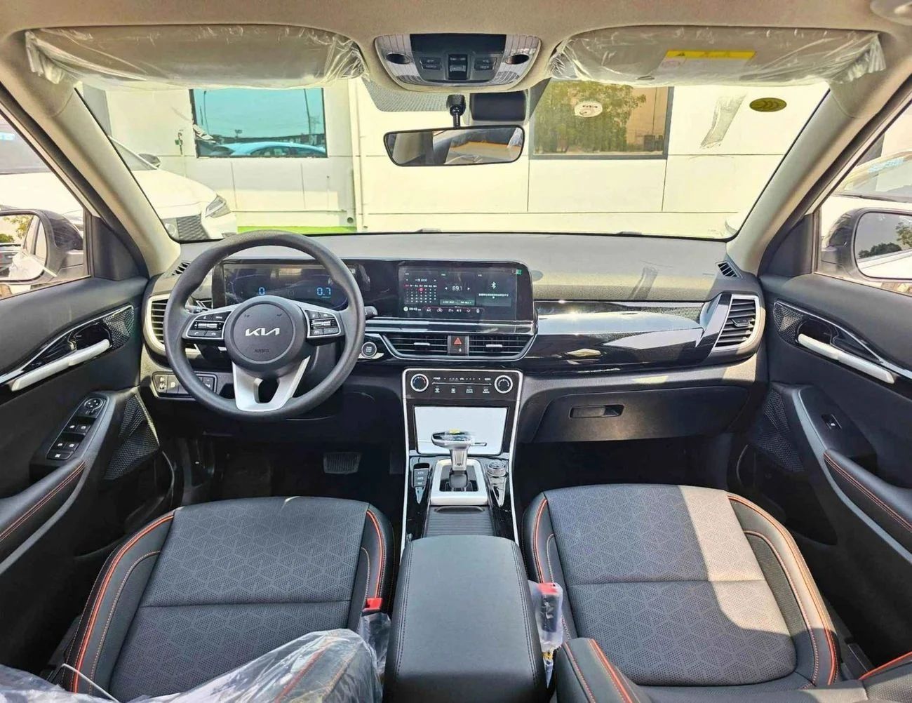 2025 Kia Seltos EX photo 3