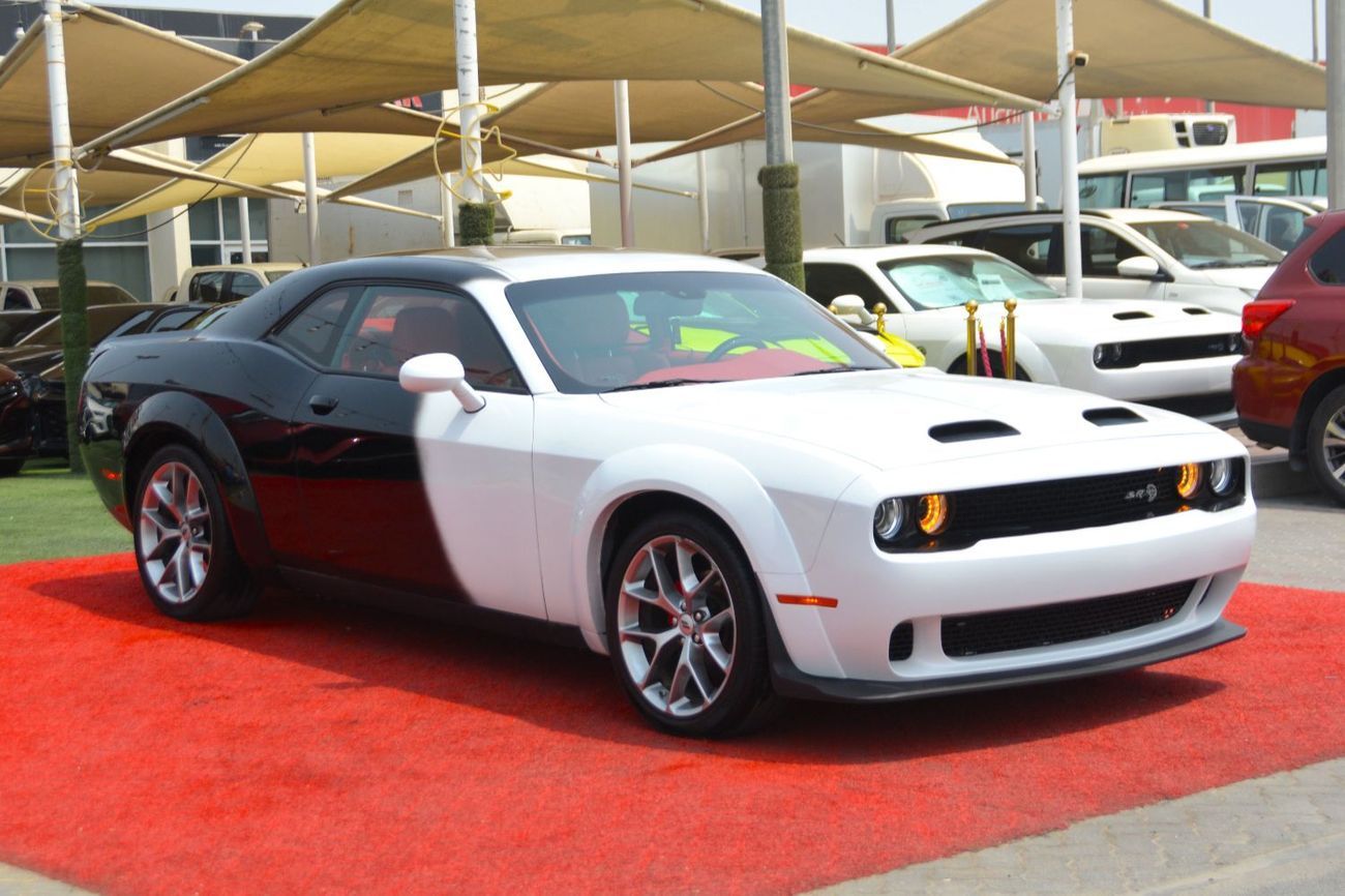 2022 Dodge Challenger photo 2
